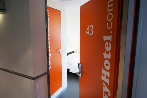 easyHotel Zürich City Centre image 21