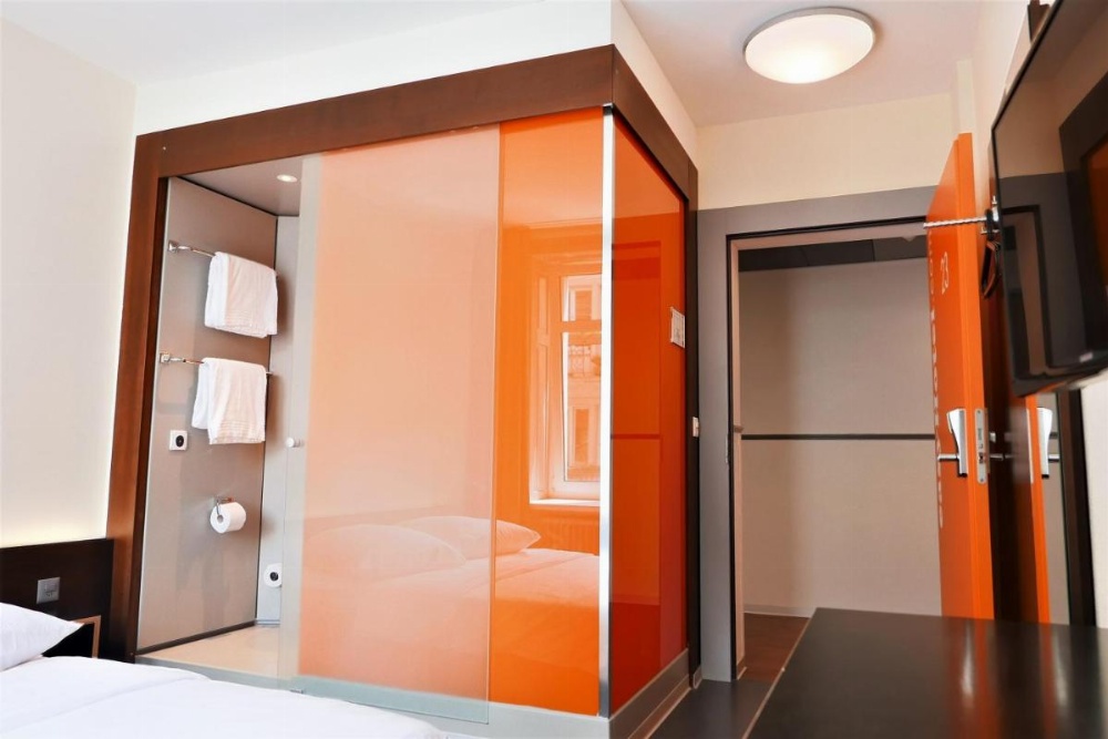 Room image 2